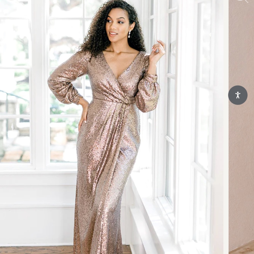 Revelry Vera Long-sleeve Champagne Gold sequin dress sz 8